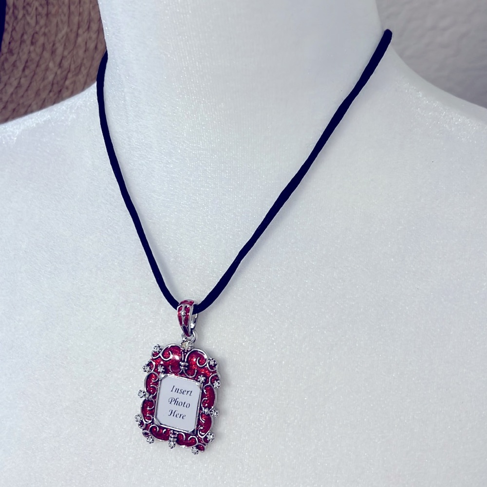 Vintage Cookie Lee Mini Photo Frame Pendant Rope Necklace Red/Silver Crystal